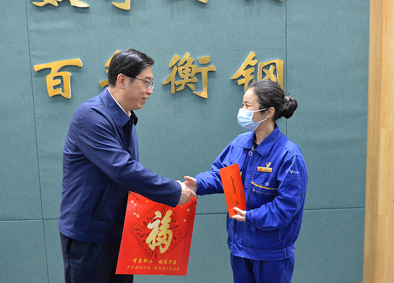 1612839802723687.jpg 市委书记邓群策慰问阳冬华摄影 (5).JPG